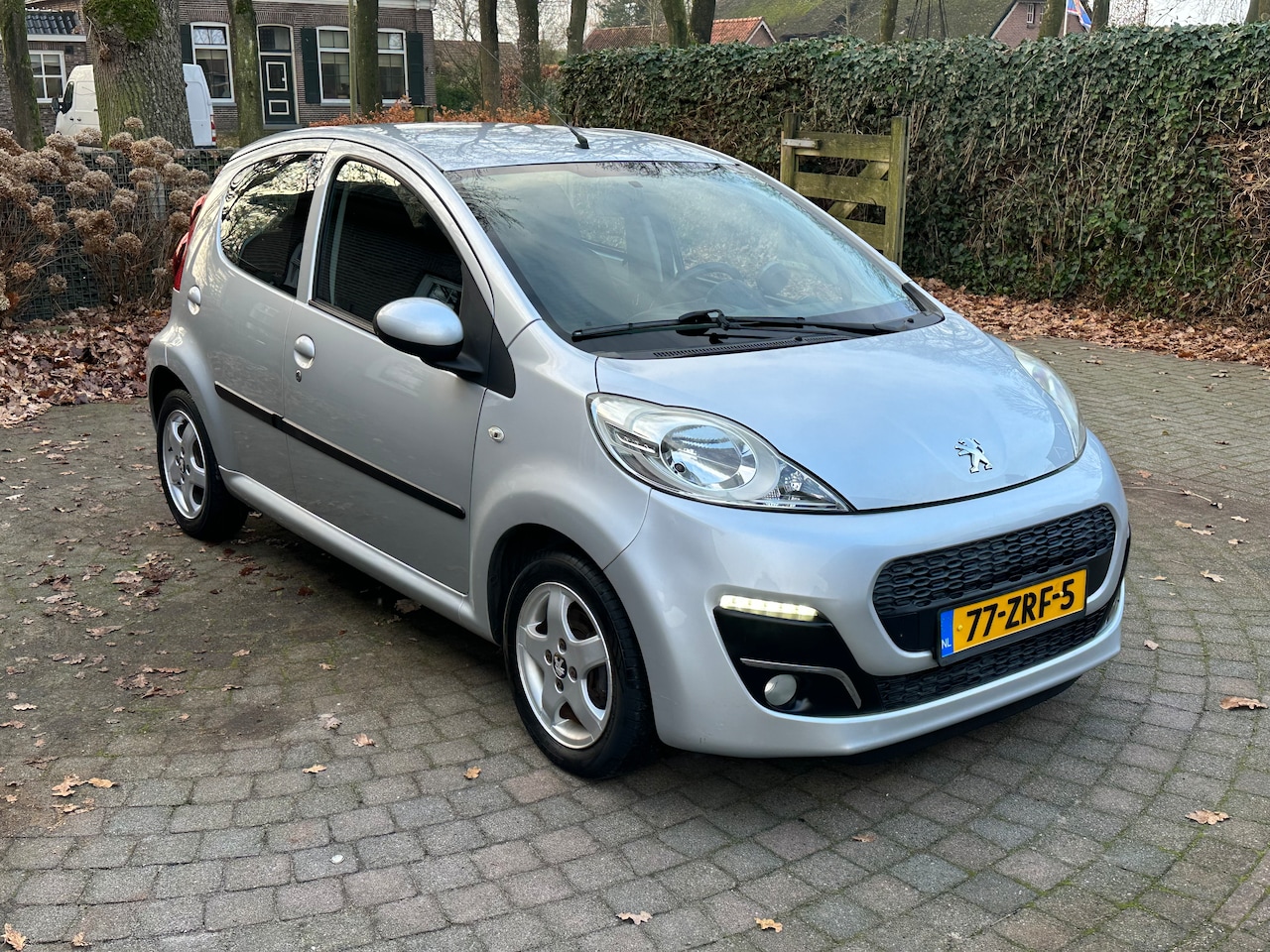 Peugeot 107 - 1.0 Active - AutoWereld.nl