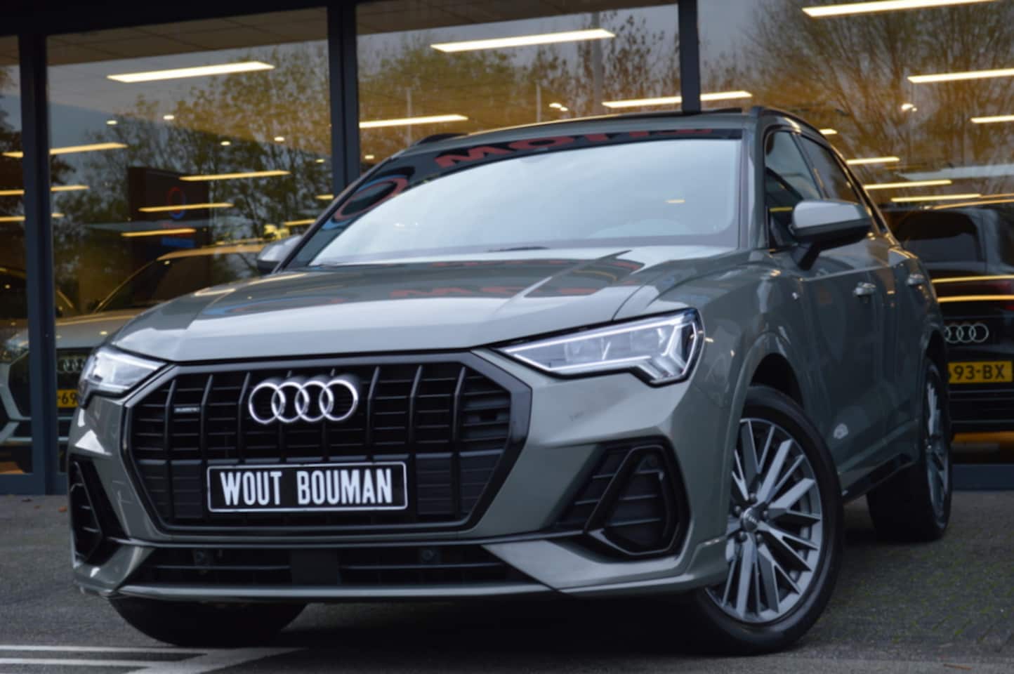 Audi Q3 - 40 TFSI Quattro S-Line Led Panorama Leder Camera CarPlay Pdc - AutoWereld.nl