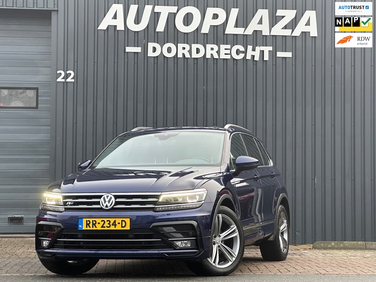 Volkswagen Tiguan - 1.4 TSI ACT Highline R Line - AutoWereld.nl