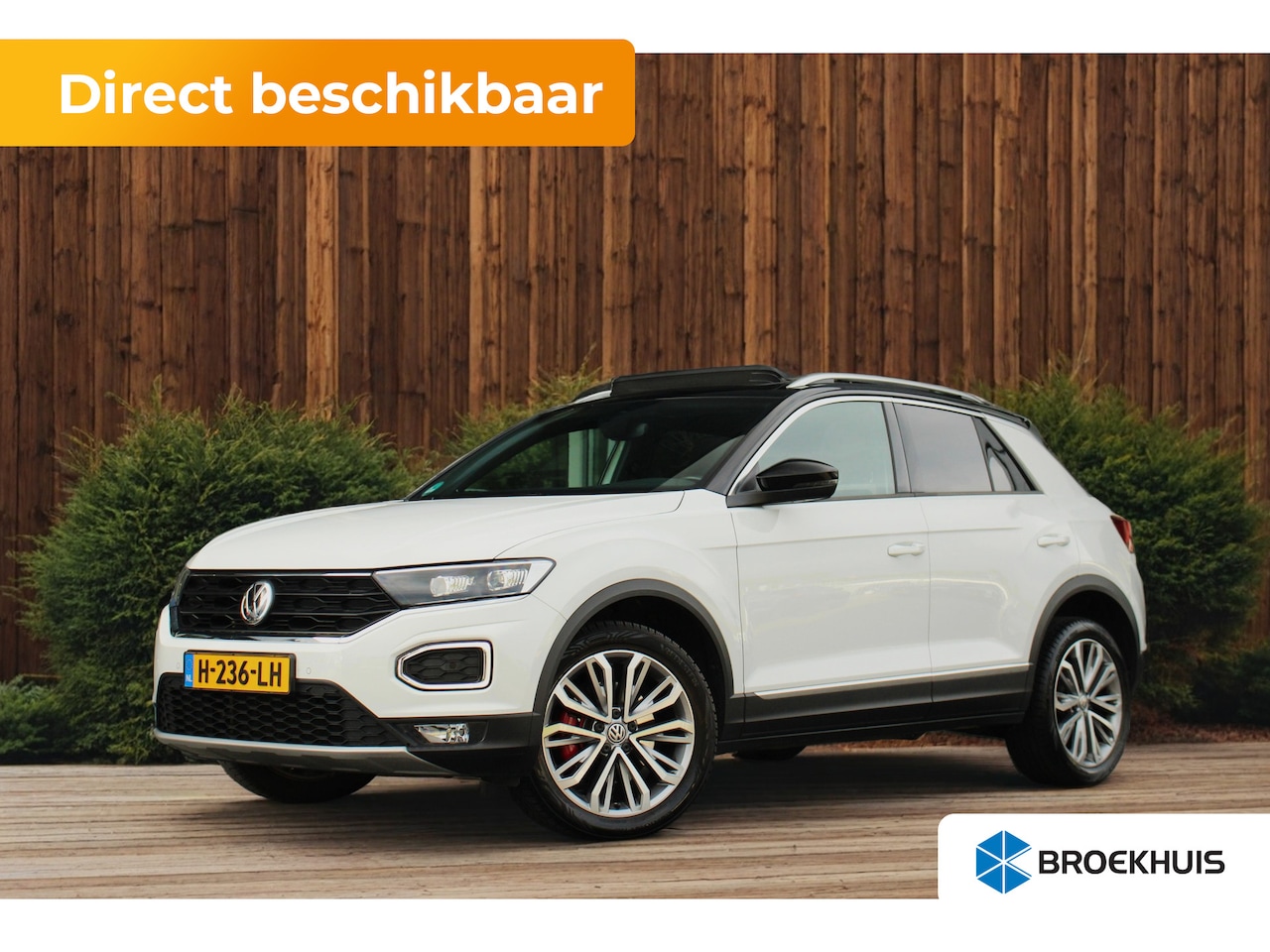 Volkswagen T-Roc - 1.5 TSI Sport Business R | Navigatie Factory | Panoramadak | Trekhaak (vast) - AutoWereld.nl