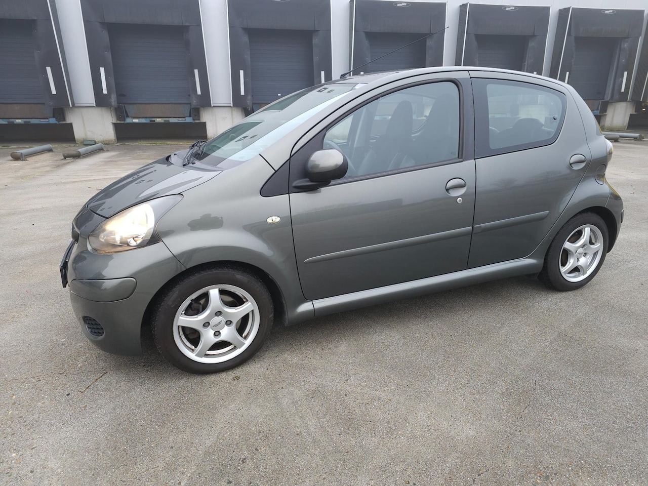 Toyota Aygo - 1.0-12V Aspiration Green / Airco / 5 Drs / Navigatie - AutoWereld.nl