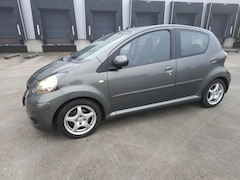 Toyota Aygo - 1.0-12V Aspiration Green / Airco / 5 Drs / Navigatie