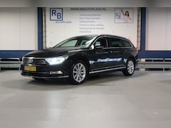 Volkswagen Passat Variant - 1.6 TDI Highline / LEER / AUTOMAAT / BLACK ON BLACK