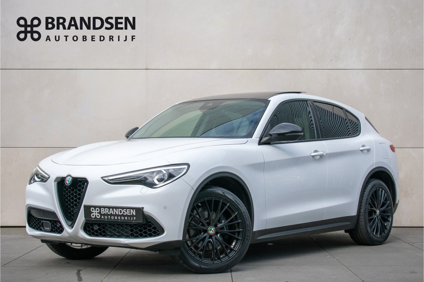 Alfa Romeo Stelvio - 2.0 T AWD First Edition Pano-20"-Trekhaak-Keyless-Camera-Leer - AutoWereld.nl