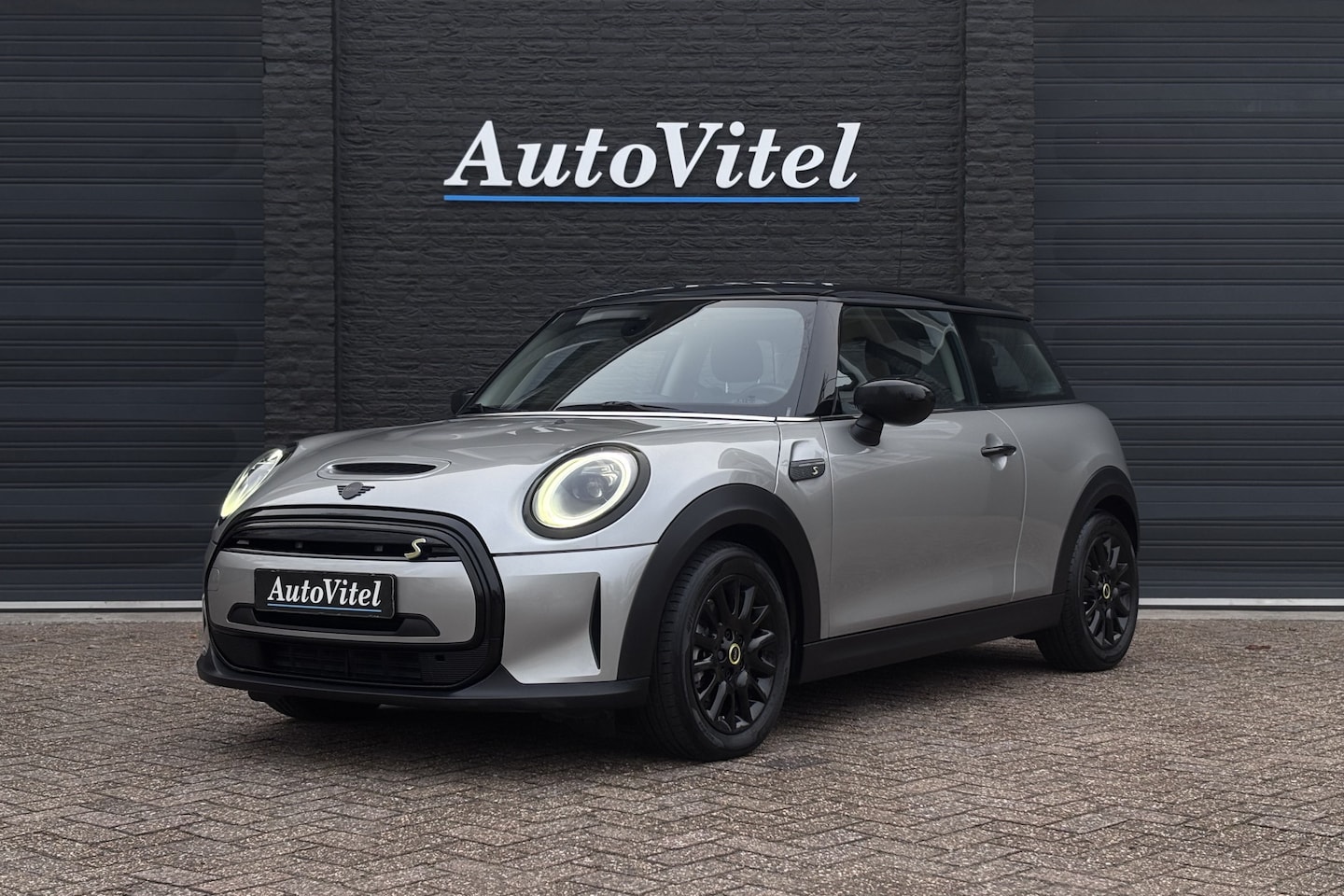 MINI Mini-Electric - Cooper SE 33 kWh | Camera | Sportleder | Comfort Access | Stoelverwarming | LED - AutoWereld.nl