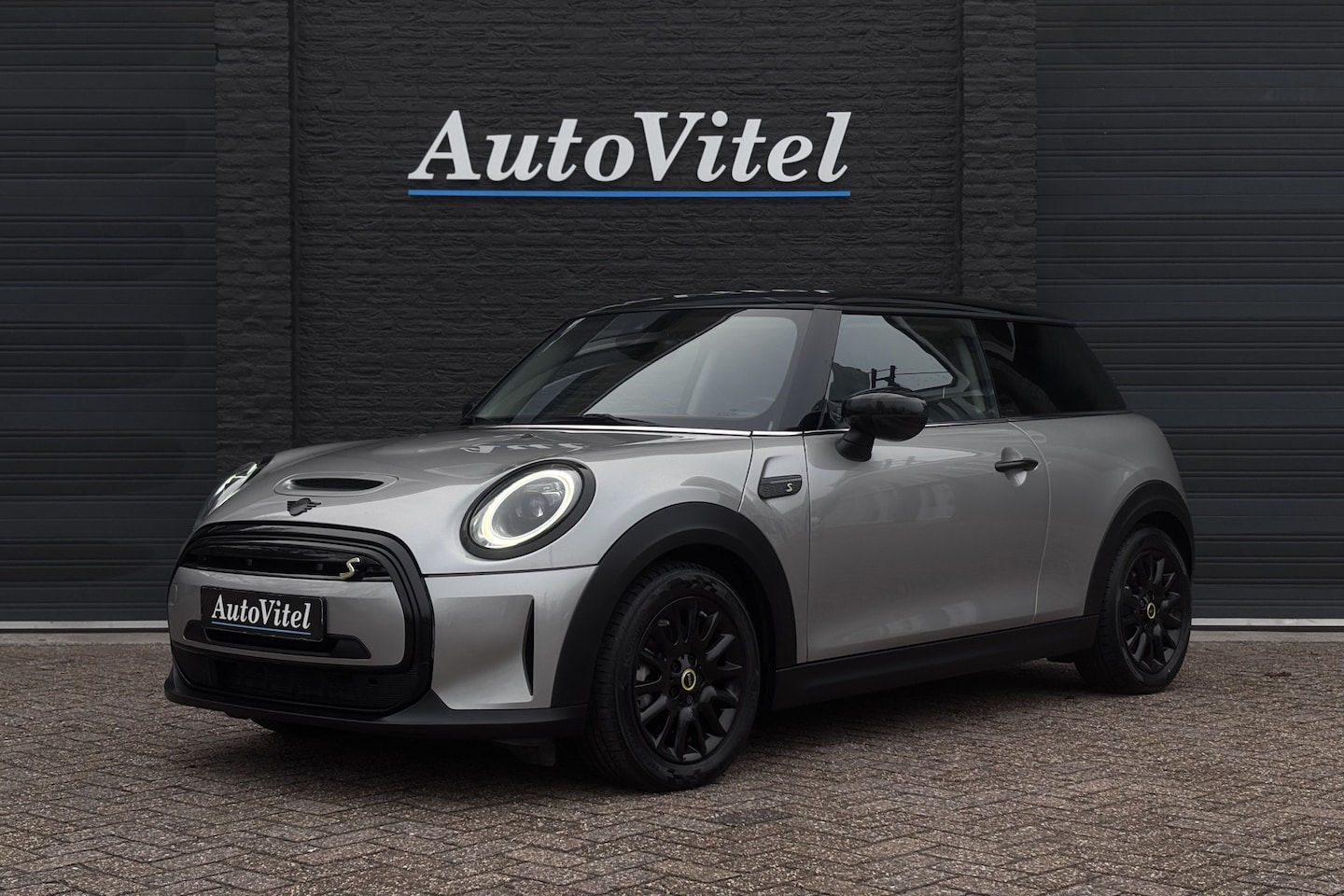 MINI Mini-Electric - Cooper SE 33 kWh | Camera | Comfort Access | Stoelverwarming | LED - AutoWereld.nl