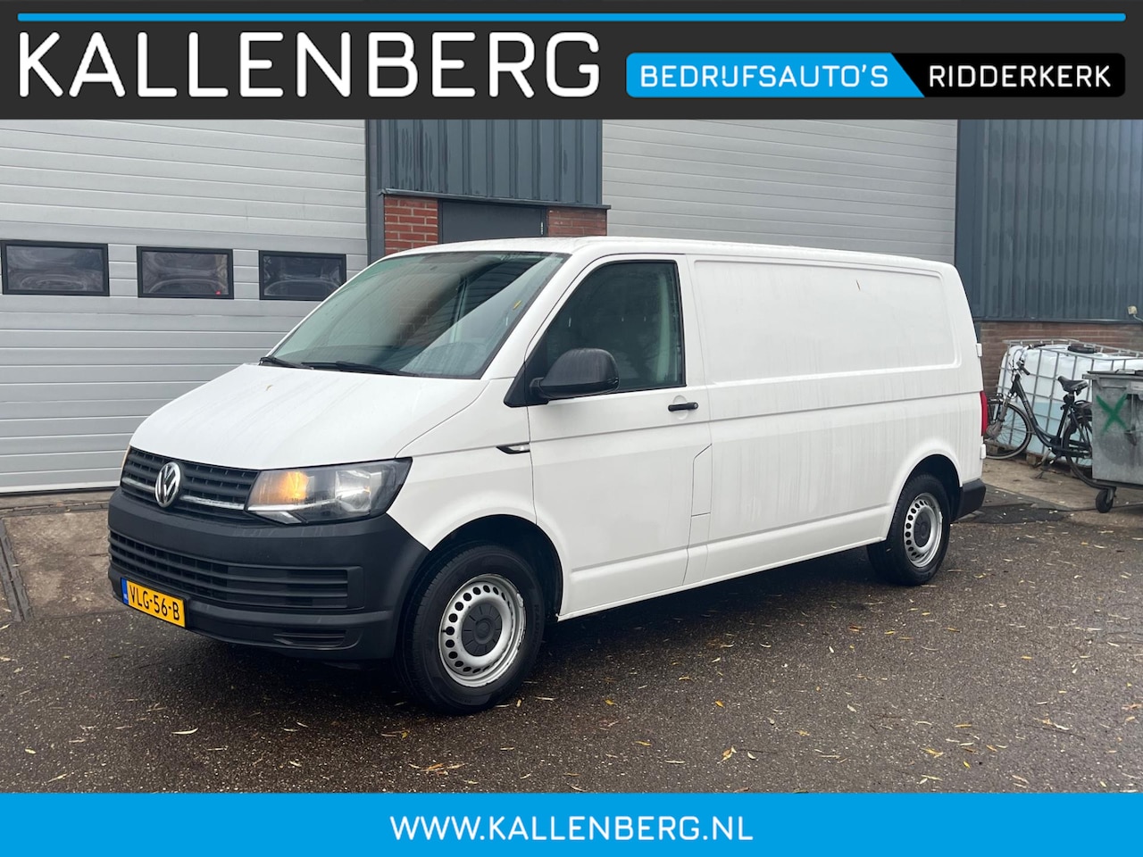Volkswagen Transporter - 2.0 TDI L2H1 EURO 6 / Trekhaak / Bluetooth / 3 zits / Laadruimte inrichting - AutoWereld.nl