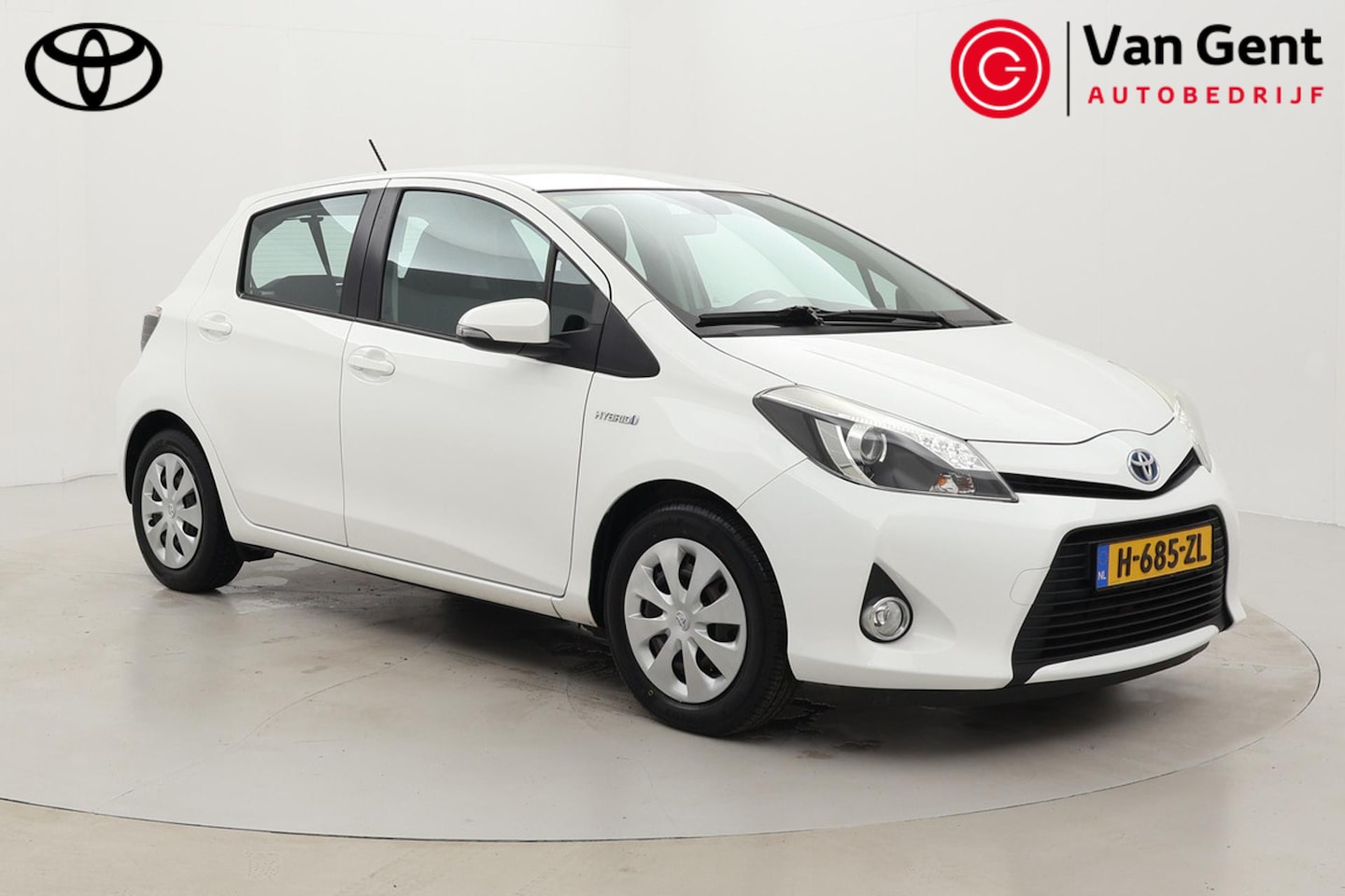 Toyota Yaris - 1.5 Full Hybrid Aspiration | Clima | Camera | Bluetooth | Elektrische ramen voor | Radio C - AutoWereld.nl