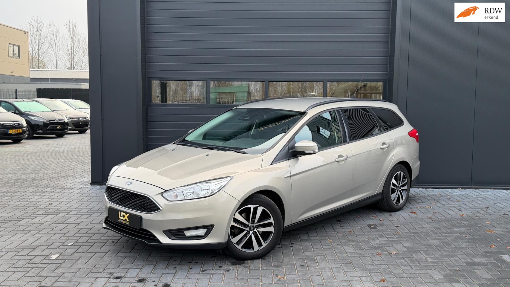 Ford Focus Wagon - 1.0 First Edition Clima|Trekhaak|Stuur+Stoel verwarming - AutoWereld.nl