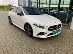 Mercedes-Benz A-klasse - 180 Premium Plus Mercedes-Benz A 180 180 Premium Plus