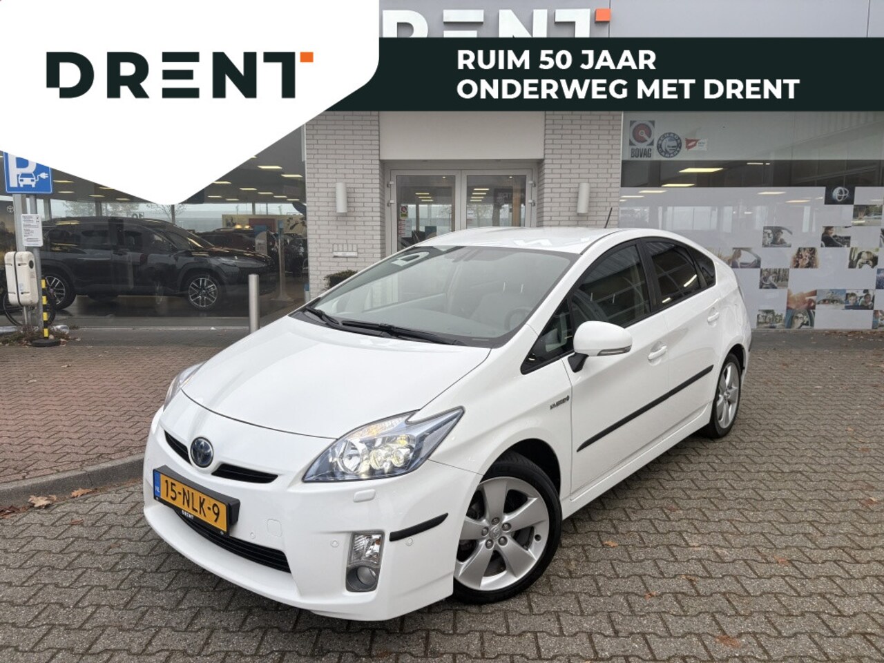 Toyota Prius - 1.8 Executive | HUD | Sensoren V/A | Stoelverwarming | - AutoWereld.nl