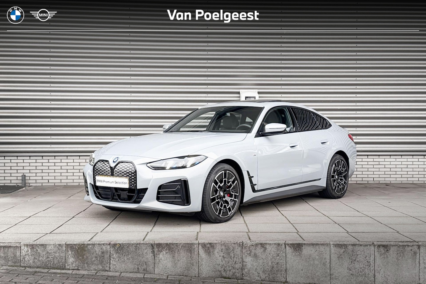 BMW i4 - eDrive35 M Sportpakket Pro / Comfort Pack / Schuif-/kanteldak / Achteruitrijcamera - AutoWereld.nl