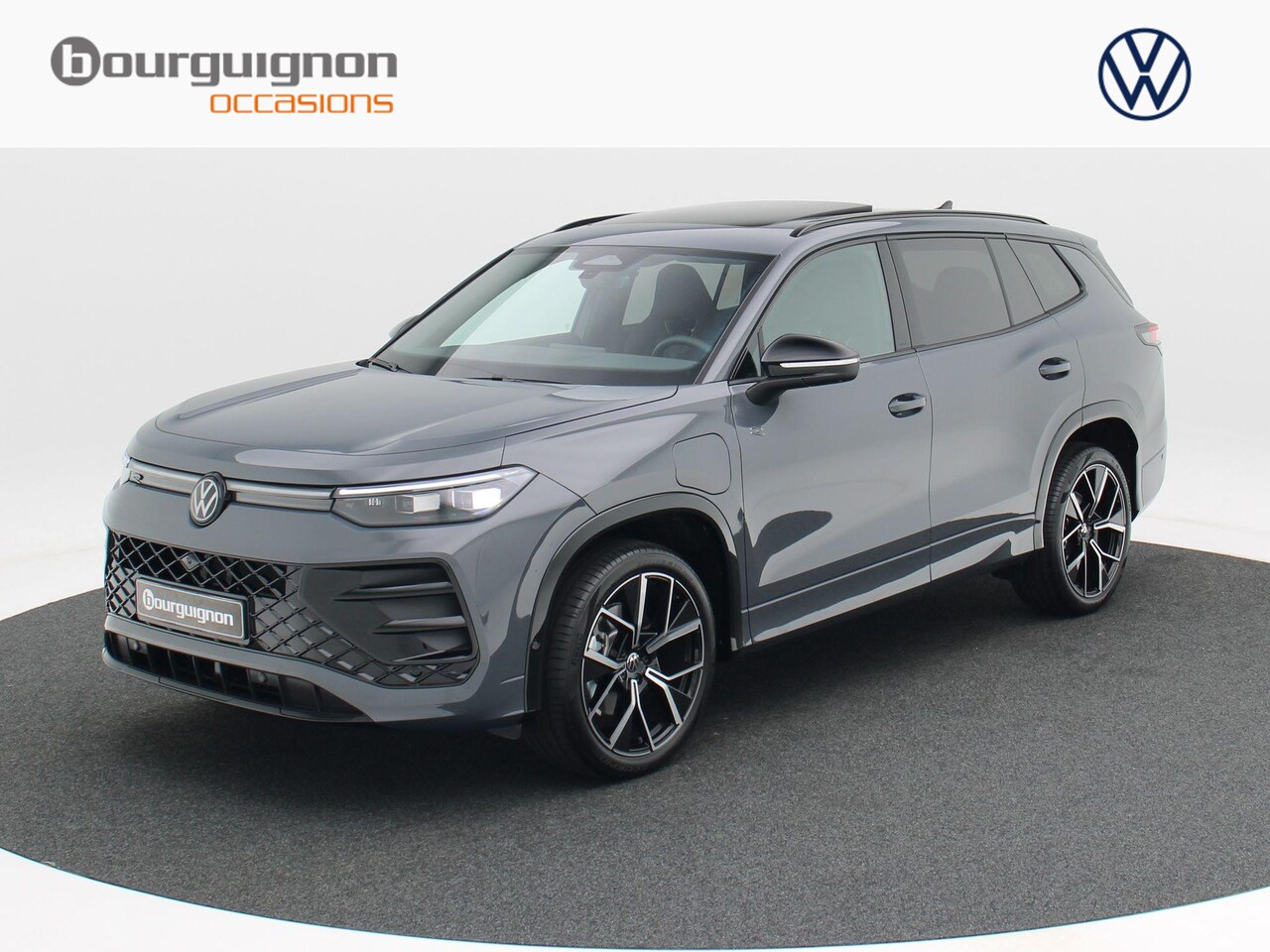 Volkswagen Tayron - 1.5 eHybrid 272 Pk Automaat R-Line Edition | Black Style | Panoramadak | Trekhaak | 20 Inc - AutoWereld.nl