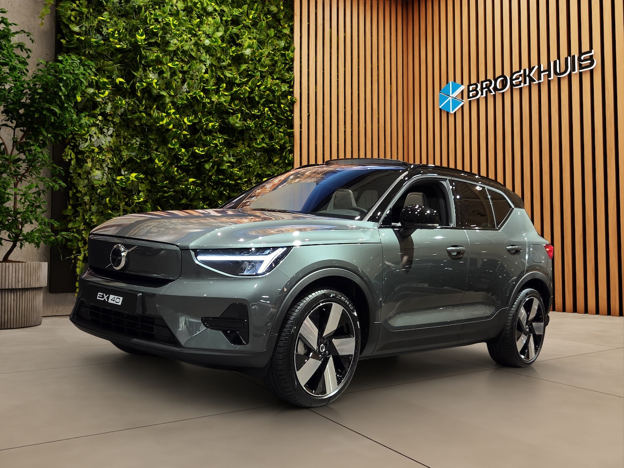 Volvo EX40 - 185 kW Single Motor Extended Range RWD Ultra Dark | Trekhaak | 360 Camera | Panoramadak | - AutoWereld.nl