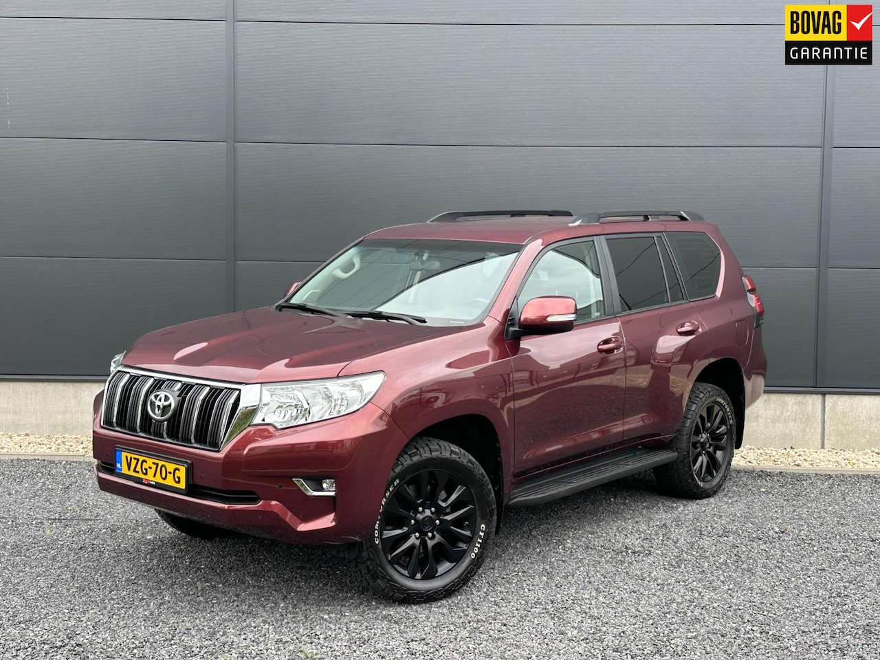 Toyota Land Cruiser - 2.8 D-4D-F Comfort High Roof Window Van GRIJS KENTEKEN! Leder | Clima | Camera - AutoWereld.nl