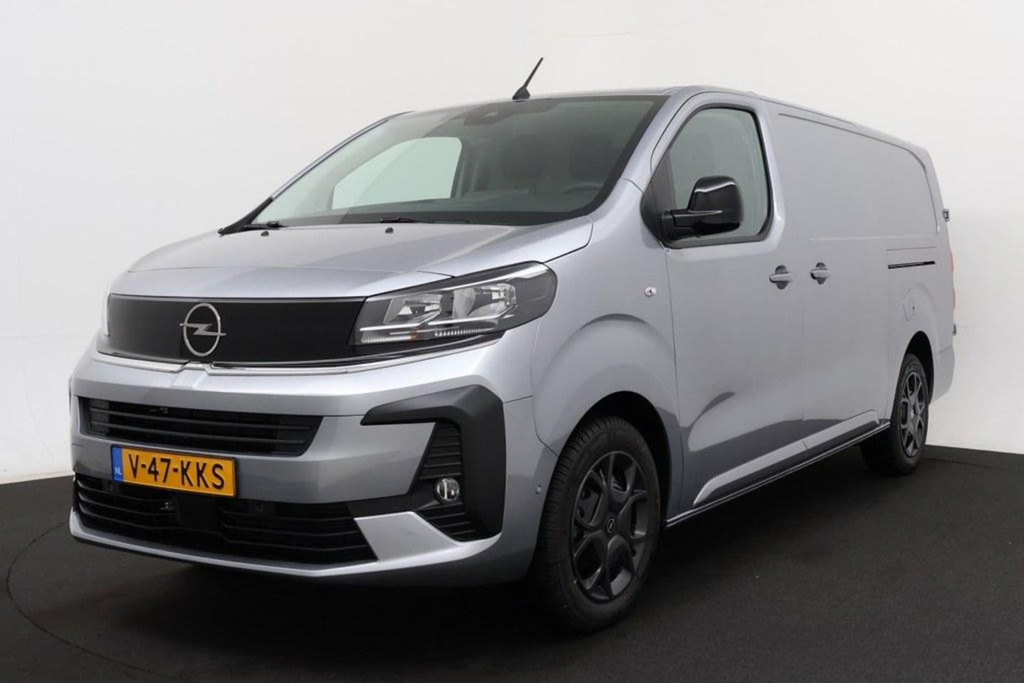 Opel Vivaro - 2.0D 145pk L3 BPM VRIJ! Trekhaak/Camera/Carplay Opel Vivaro 2.0 Diesel 145 L2 - AutoWereld.nl