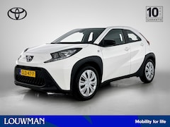 Toyota Aygo X - 1.0 VVT-i S-CVT Play | Automaat | Airco | Apple Carplay -/ Android Auto | Parkeercamera |