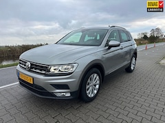 Volkswagen Tiguan - 1.4 TSI ACT Comfortline Business R, Trekhaak, Carplay, Led, Ergoactive, Stoelverwarming,
