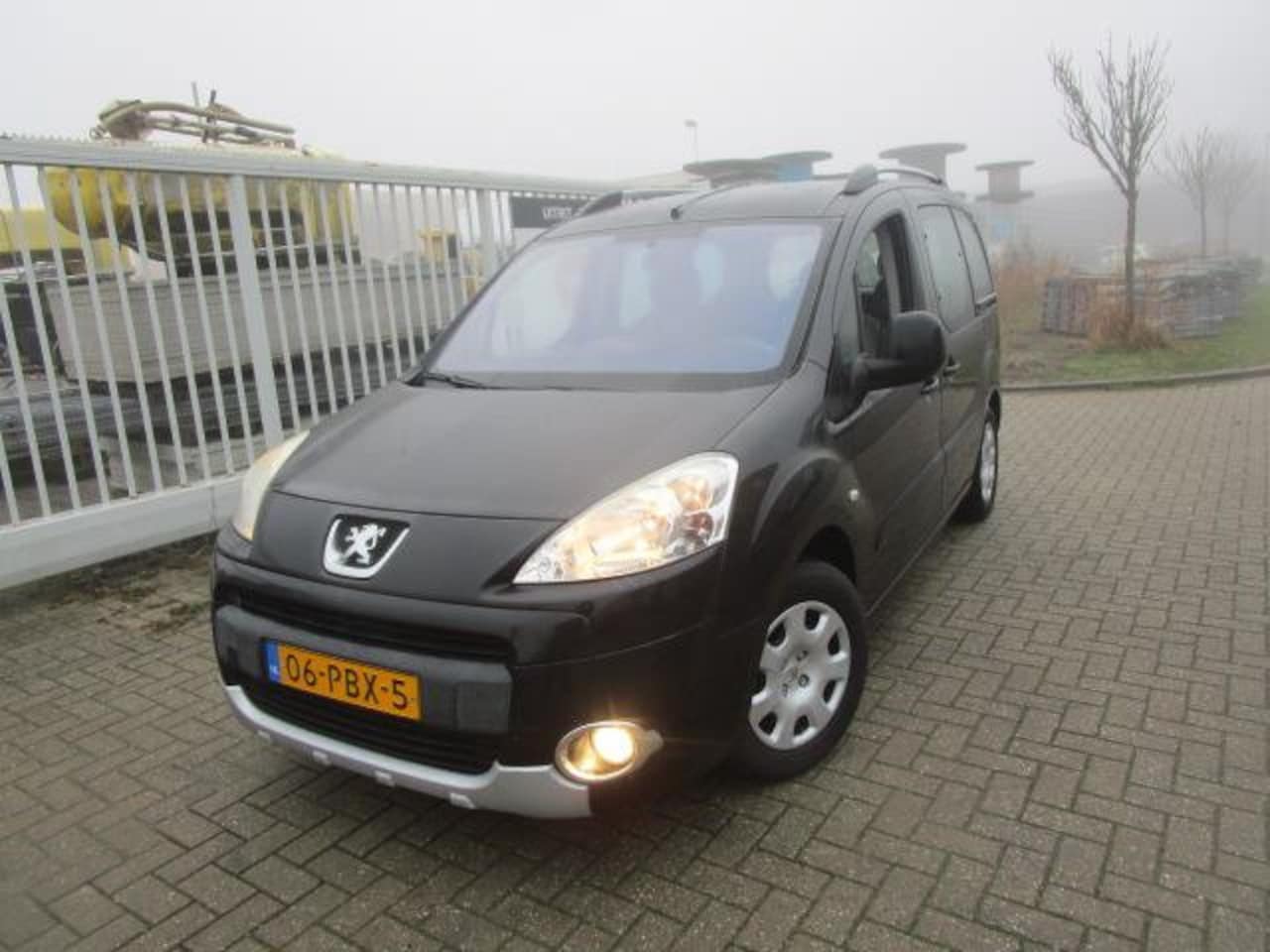 Peugeot Partner Tepee - 1.6 VTi XT Style 1.6 VTi XT Style - AutoWereld.nl