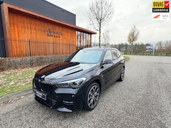 BMW X1 - XDrive25e M-sport, incl. BTW, panorama, trekhaak, H&K