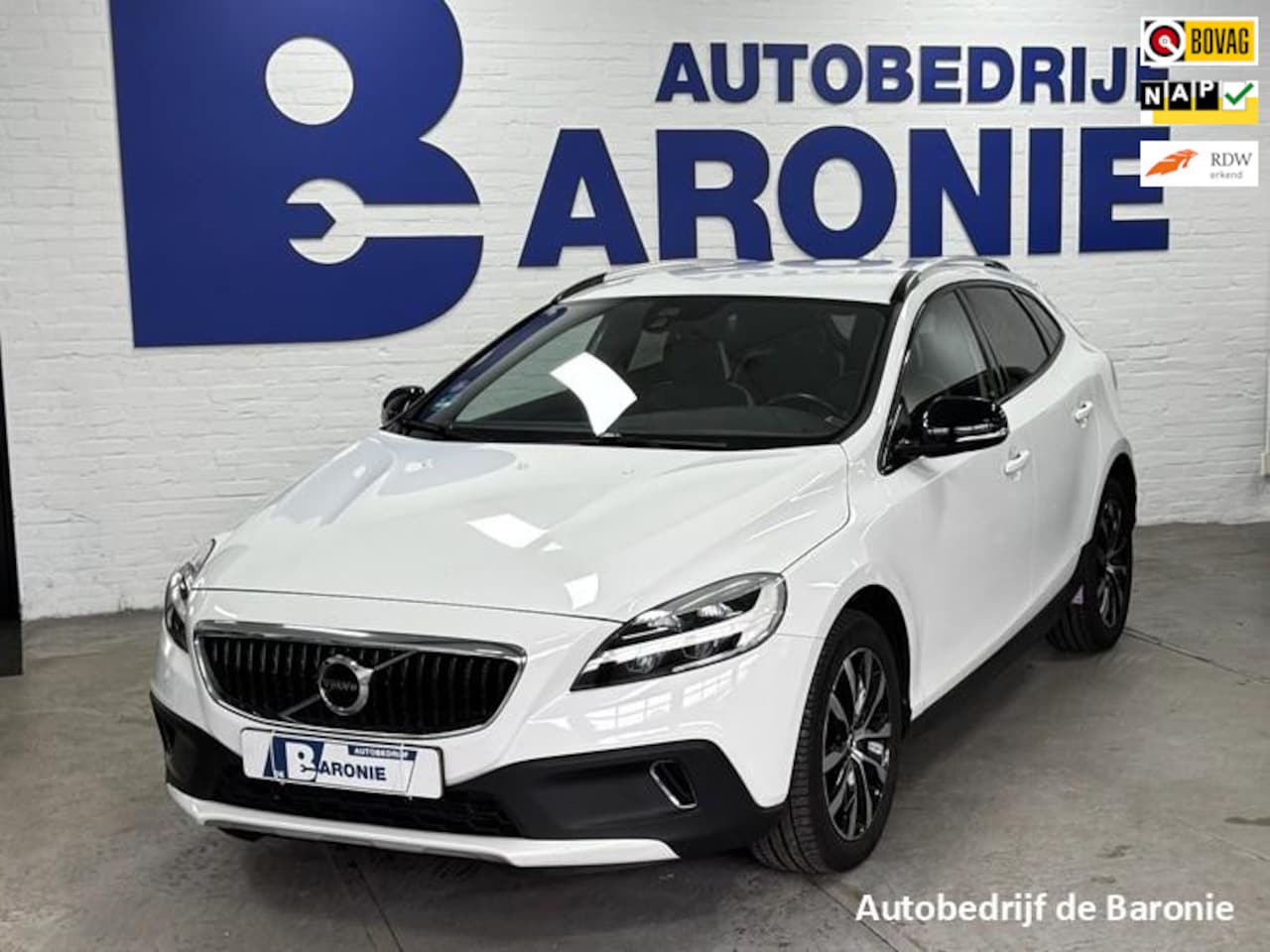 Volvo V40 Cross Country - 1.5 T3 Dynamic Edition 1.5 T3 Dynamic Edition, dealer onderhouden - AutoWereld.nl
