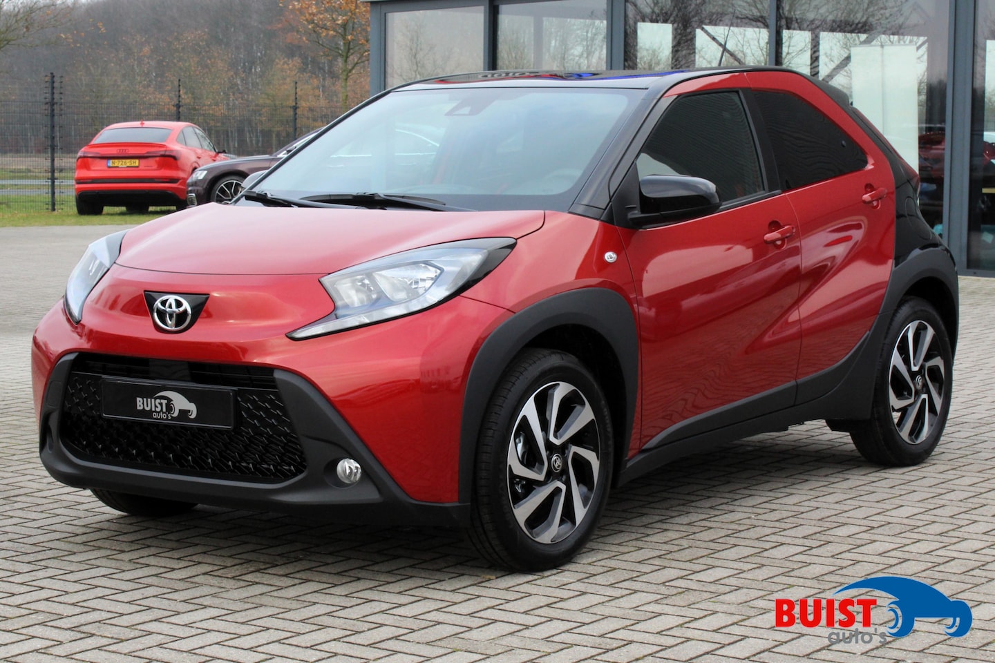 Toyota Aygo X - 1.0 VVT-i S-CVT Pulse AUTOMAAT CAMERA CARPLAY STOELVERWARMING NIEUWE AUTO! - AutoWereld.nl