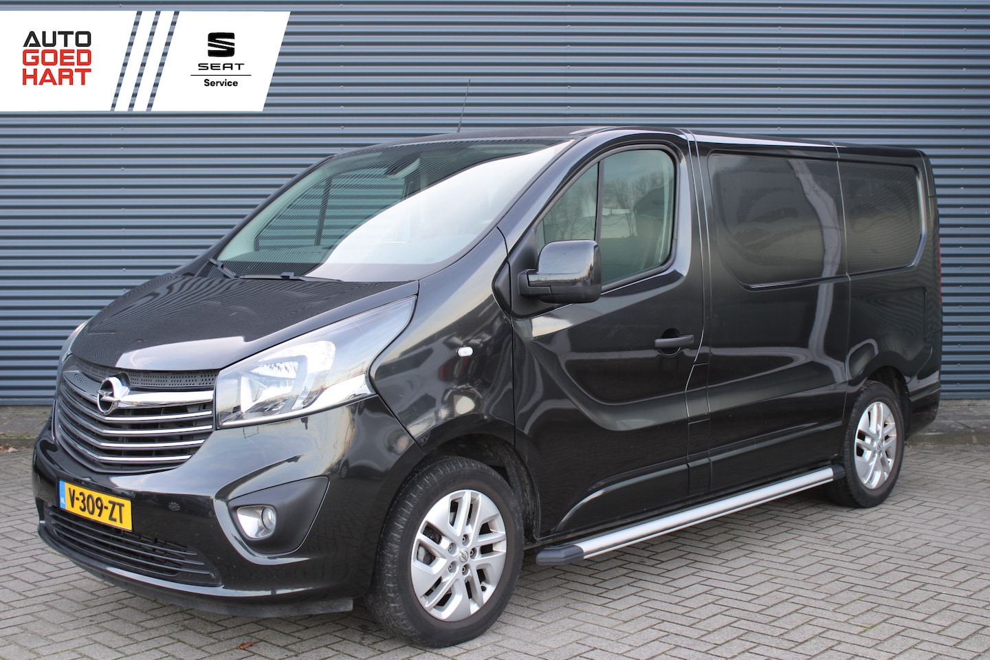Opel Vivaro - 1.6 CDTI L1H1 Sport 3-Persoons Navigatie Camera LMV - AutoWereld.nl