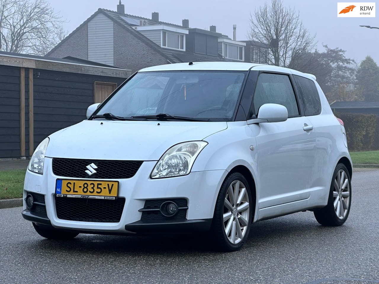 Suzuki Swift - 1.6 Sport Stoelverwarming*Clima*Dealer onderhouden*LM velgen* - AutoWereld.nl