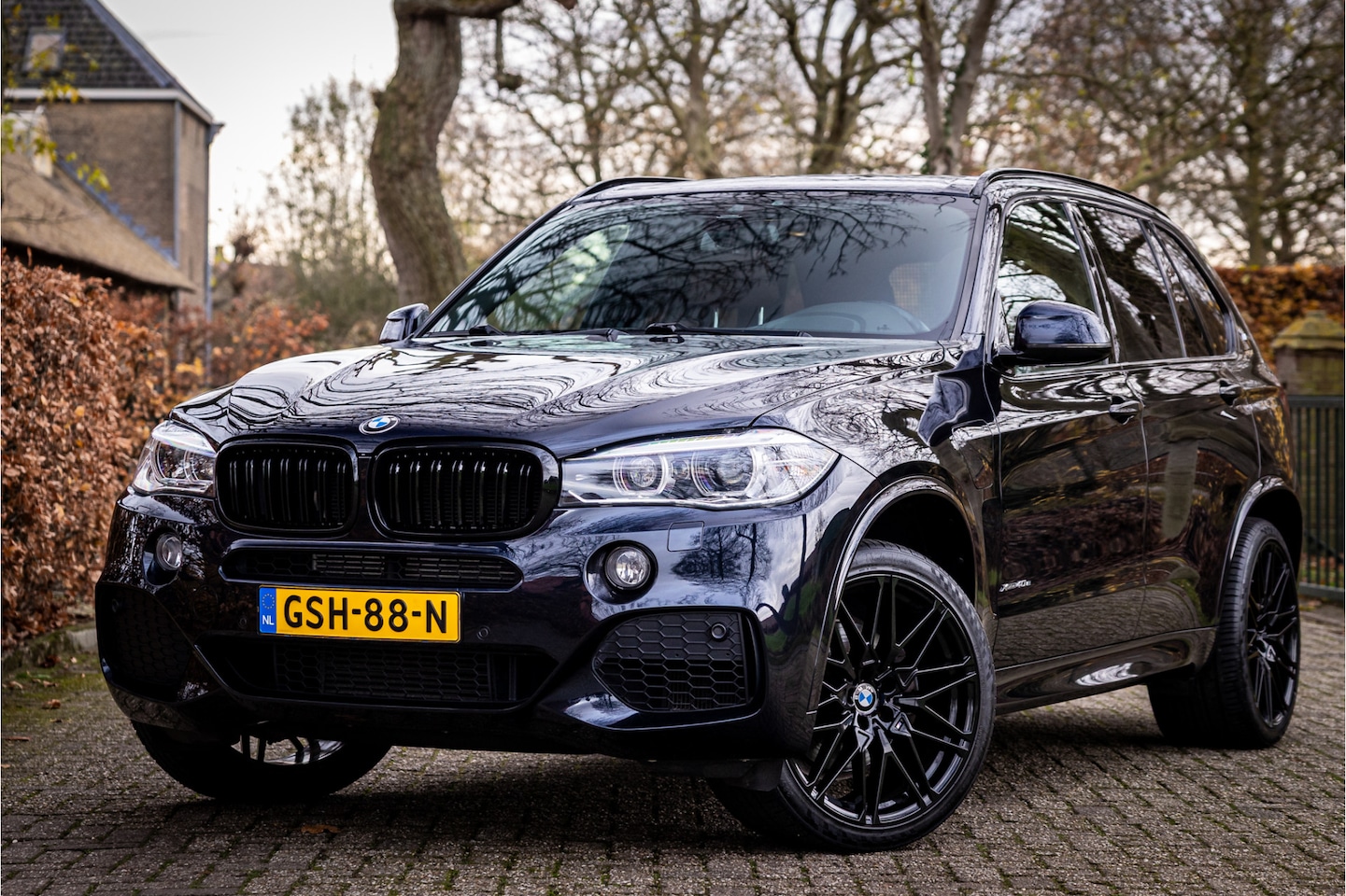 BMW X5 - xDrive40e M Sport Panorama 21" HUD Trekhaak - AutoWereld.nl