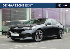 BMW 5-serie - 550e xDrive M Sport Automaat / Panoramadak / Trekhaak / Adaptief Onderstel Professional /