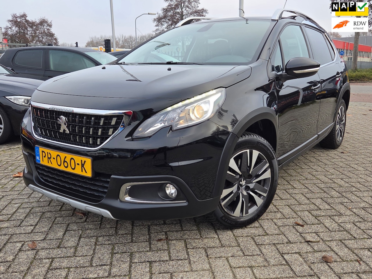 Peugeot 2008 - 1.2 PureTech / NIEUW MOTOER DEALER - AutoWereld.nl