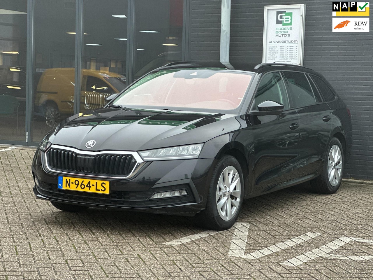 Skoda Octavia Combi - 1.0 e-TSI Business Edition/CARPLAY/STOELVERWARMING/NL-AUTO NAP!! - AutoWereld.nl
