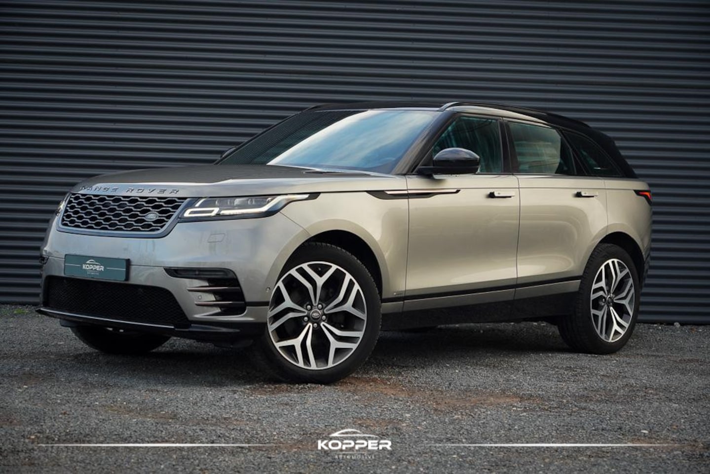 Land Rover Range Rover Velar - 2.0 I4 Turbo AWD R-Dynamic SE / Pano / Meridian Surround / Leder / Trekhaak - AutoWereld.nl