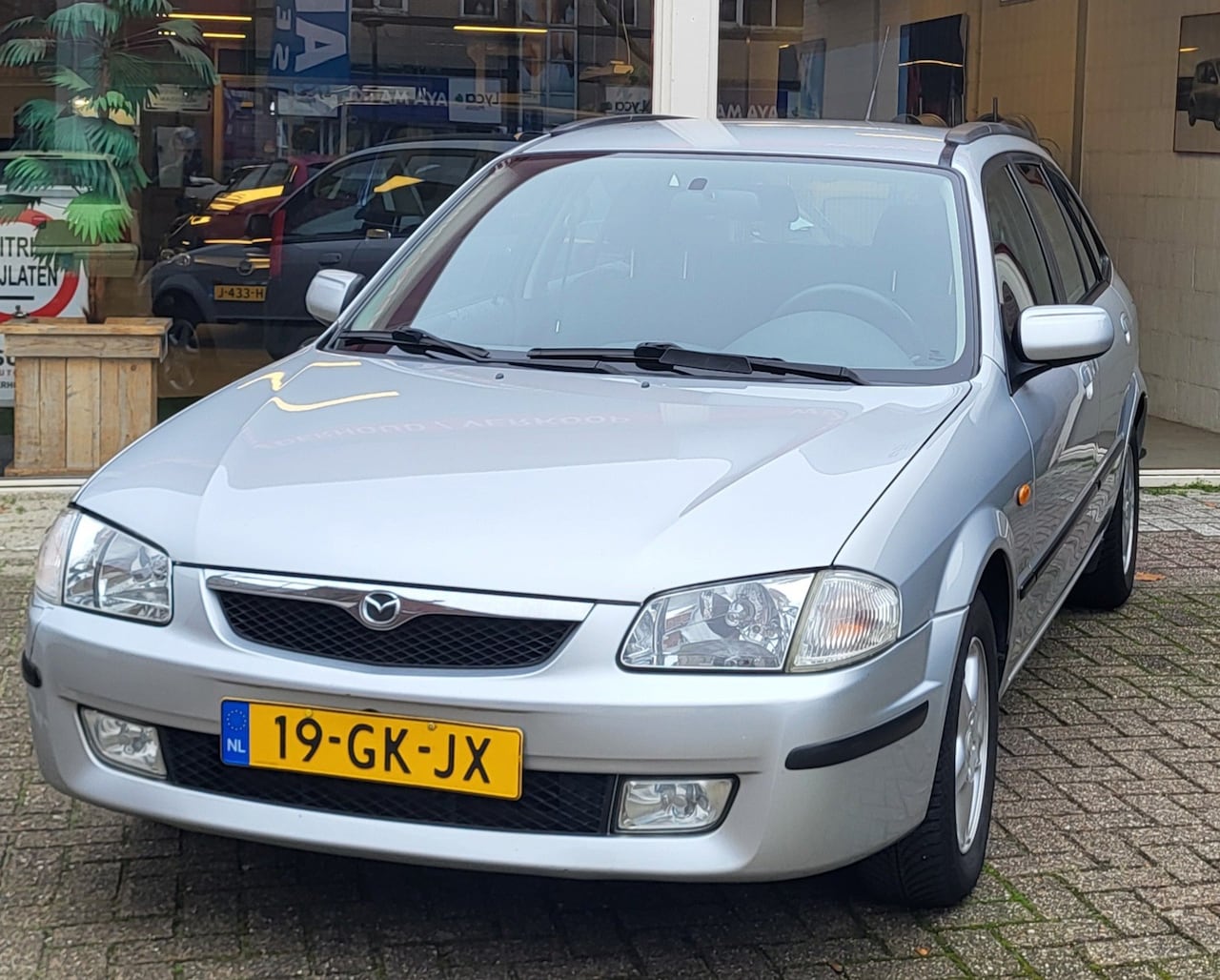 Mazda 323 Fastbreak - 1.5i LS Cruise Controle - AutoWereld.nl