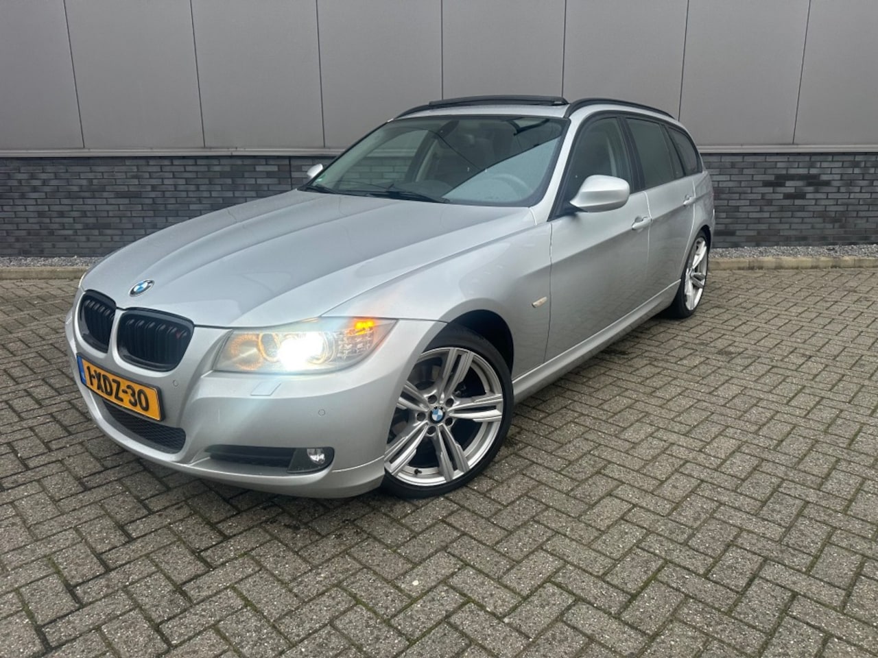 BMW 3-serie - 318I HIGH EXECUTIVE Automaat - AutoWereld.nl