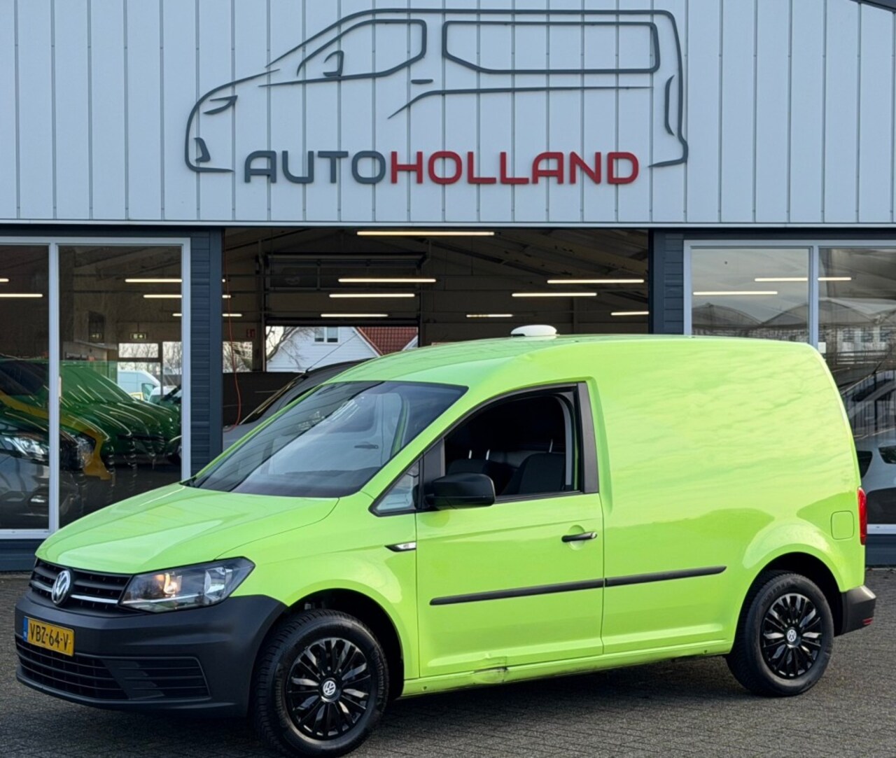 Volkswagen Caddy - 2.0 TDI 55KW 75PK EURO 6 AIRCO/ NAVIGATIE/ CRUISE CONTROL/ TREKHAAK/ PDC/ 100% DEALERONDER - AutoWereld.nl