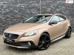 Volvo V40 Cross Country - 2.5 T5 255pk+ AWD R-Design Automaat|Camera|IntelliSafe Pro|Leder|19 Inch|Bi-Xenon|Vol opti