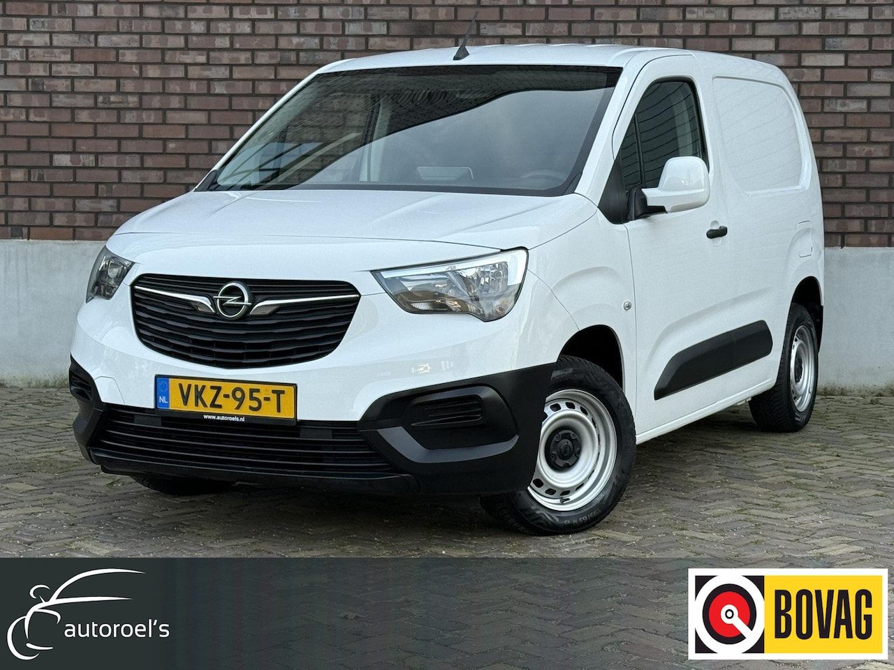 Opel Combo - 1.5D L1H1 / Navigatie + Apple CarPlay-Android / ALL-Season banden / Laadruimte Betimmering - AutoWereld.nl