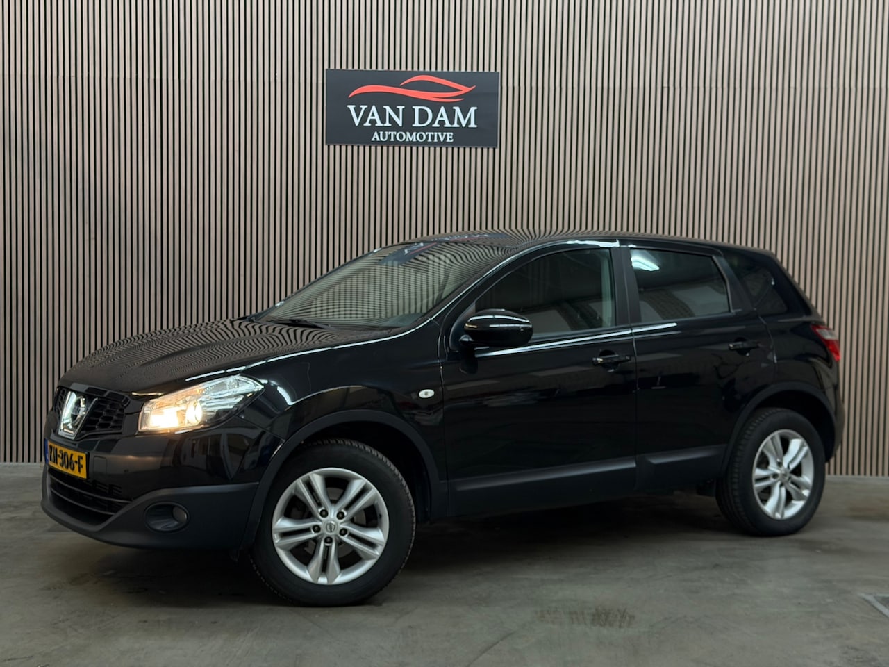 Nissan Qashqai - 1.6 dCi Tekna 2012 CRUISE CAMERA CLIMA TREKHAAK - AutoWereld.nl