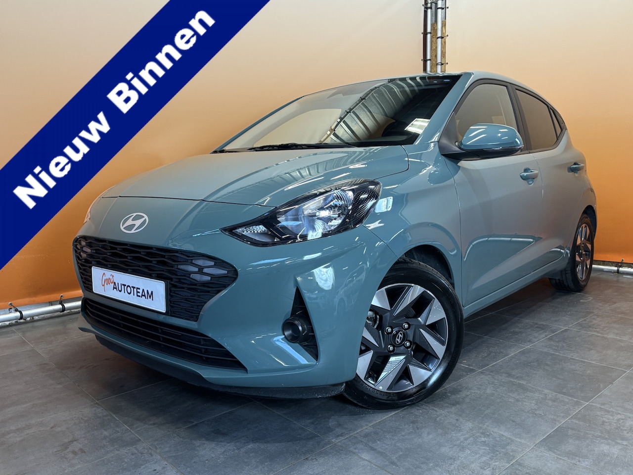 Hyundai i10 - 1.0 Premium 5-zits fabrieksgarantie tm 8/31 navi | lmv | camera - AutoWereld.nl