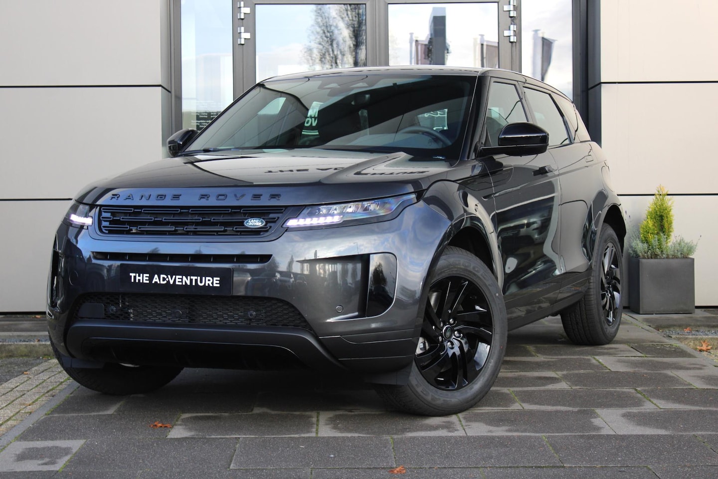 Land Rover Range Rover Evoque - 1.5 P270e PHEV AWD S Edition | Panoramadak | Stoelverwarming - AutoWereld.nl