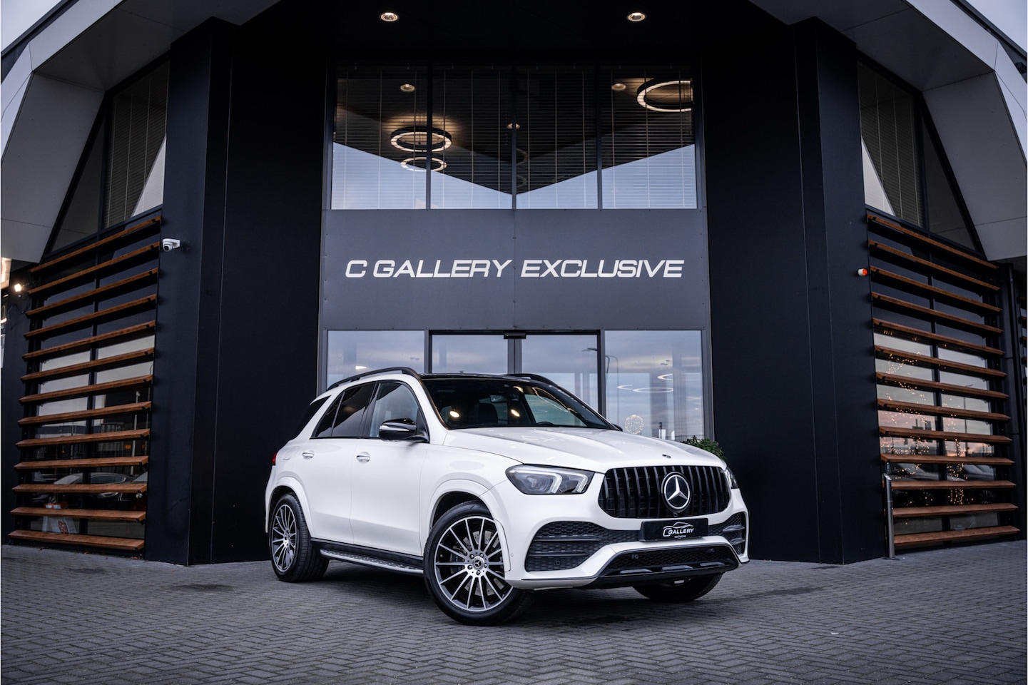 Mercedes-Benz GLE-Klasse - GLE350 e 4MATIC - AMG Line | Panorama | Burmester | Carbon | 360 Camera - AutoWereld.nl