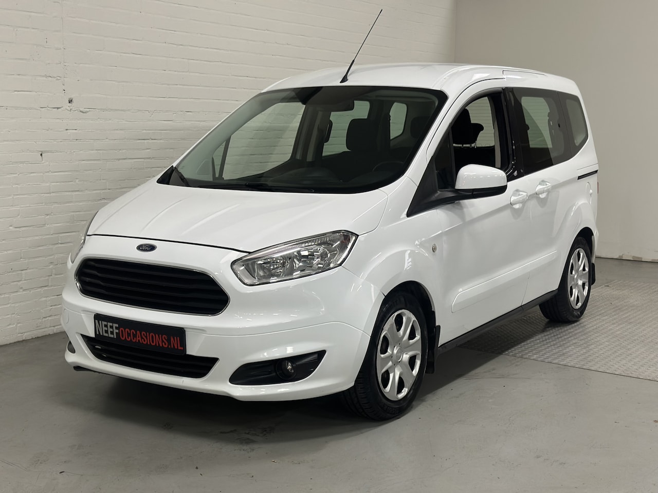Ford Tourneo Courier - 1.0 Titanium AIRCO /CRUISE /  ELK.PAKKET - AutoWereld.nl