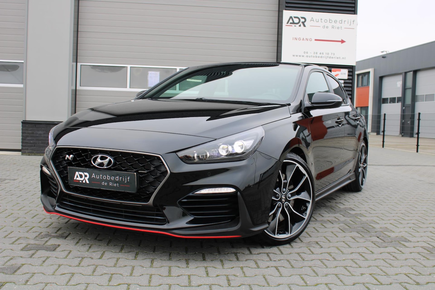 Hyundai i30 Fastback - 2.0 T-GDI Performance/19''/NAVI/CRUISE/ELEKTR-STOELEN/BLACK/VOLL - AutoWereld.nl