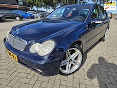 Mercedes-Benz C-klasse - 180 K. Classic Sedan 2004. Airco/Cruise/Lichtmetaal/Mistlampen etc.. APK 01-2027