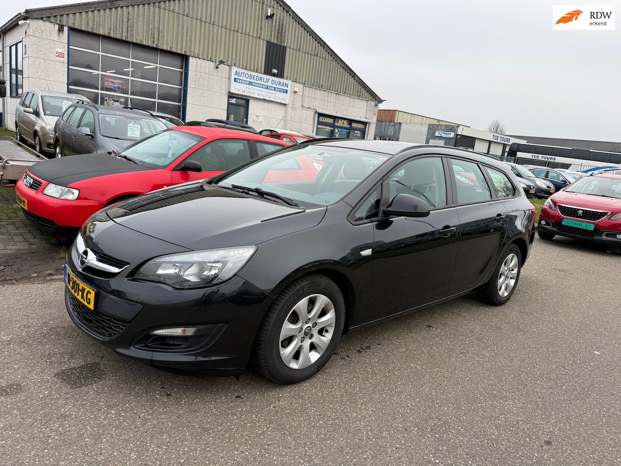 Opel Astra Sports Tourer - 1.7 CDTi Business + Clima Bj:2013 - AutoWereld.nl