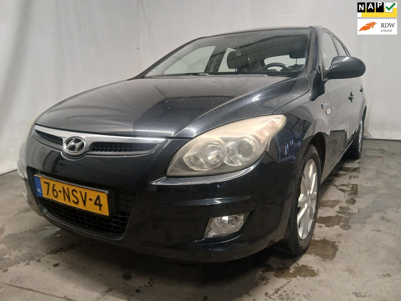 Hyundai i30 - 1.4i Blue Dynamic Schadeauto! - AutoWereld.nl