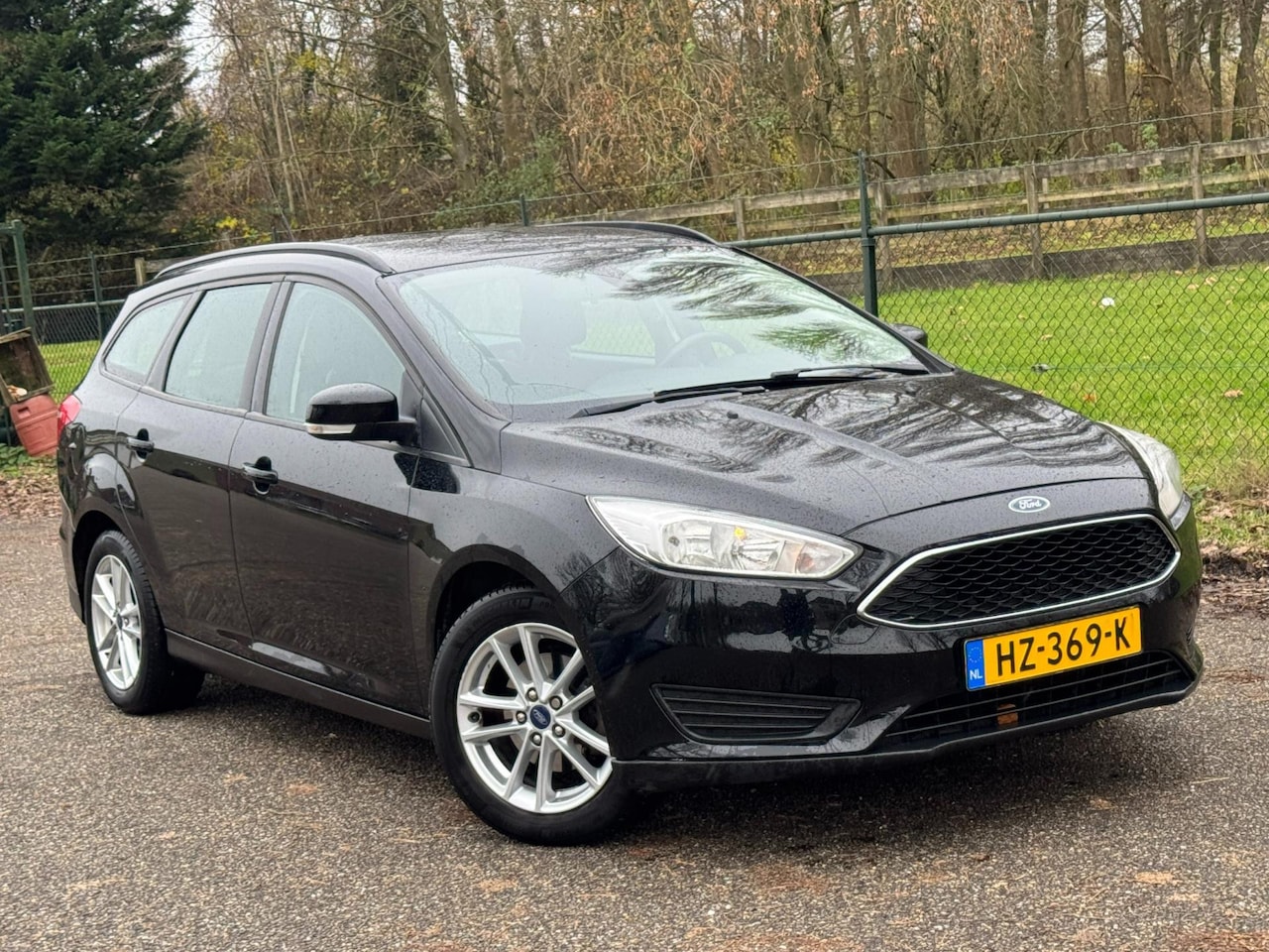 Ford Focus Wagon - 1.0 Trend Edition /Navi/Trekhaak/Airco/ - AutoWereld.nl
