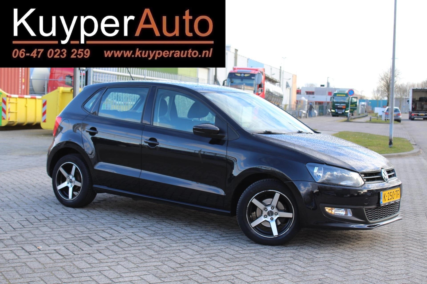 Volkswagen Polo - 1.2-12V Comfortline 5drs airco multimedia navi cruise - AutoWereld.nl
