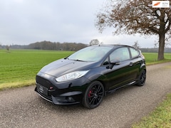 Ford Fiesta - 1.6 ST AIRCO / PARKEERSENSOREN / NIEUWE APK